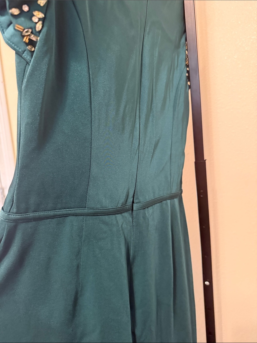 MacDuggal 🌹Emerald Beaded Cap-Sleeve Evening Gown - Picture 11 of 16